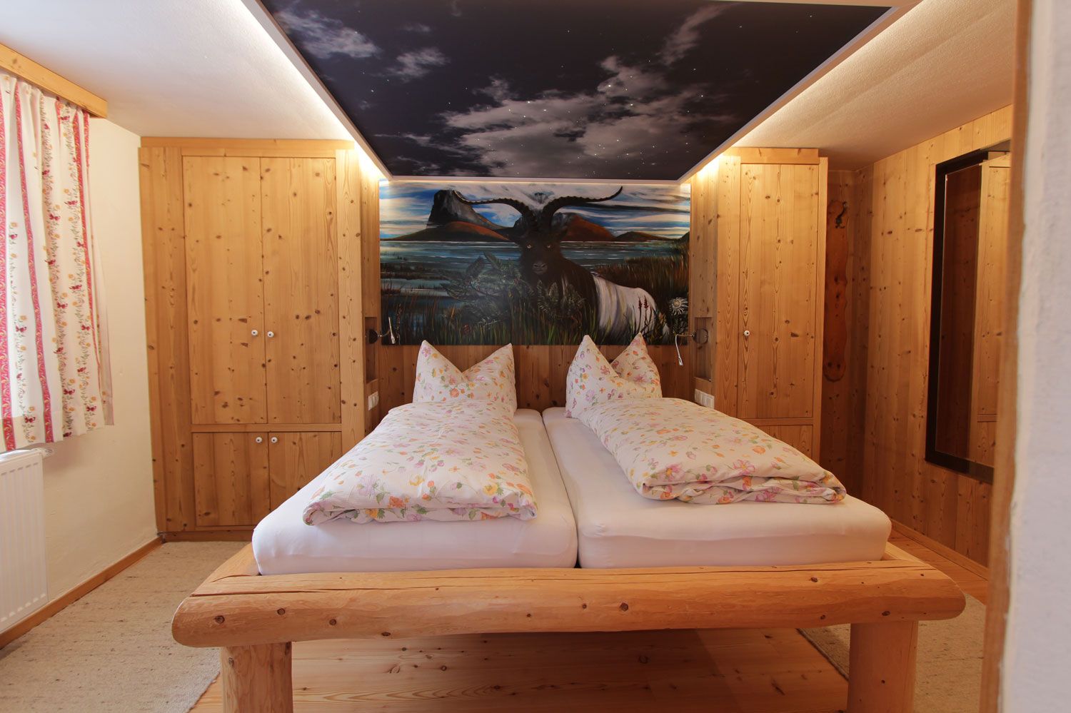 Hirtenzimmer: Bettansicht von vorne